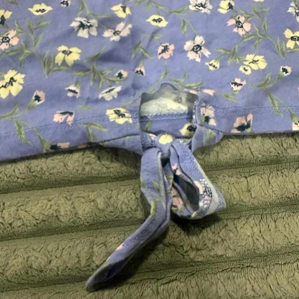 The Children’s Place Floral Top. Size 14